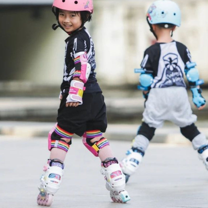hild casual park skating in size-adjustable FlyingEagle Nadia inline skates