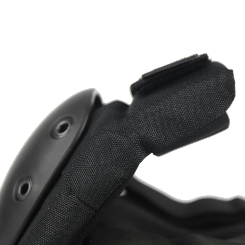 Reinforced structure black protective knee pads shock absorbing for intense skating movement