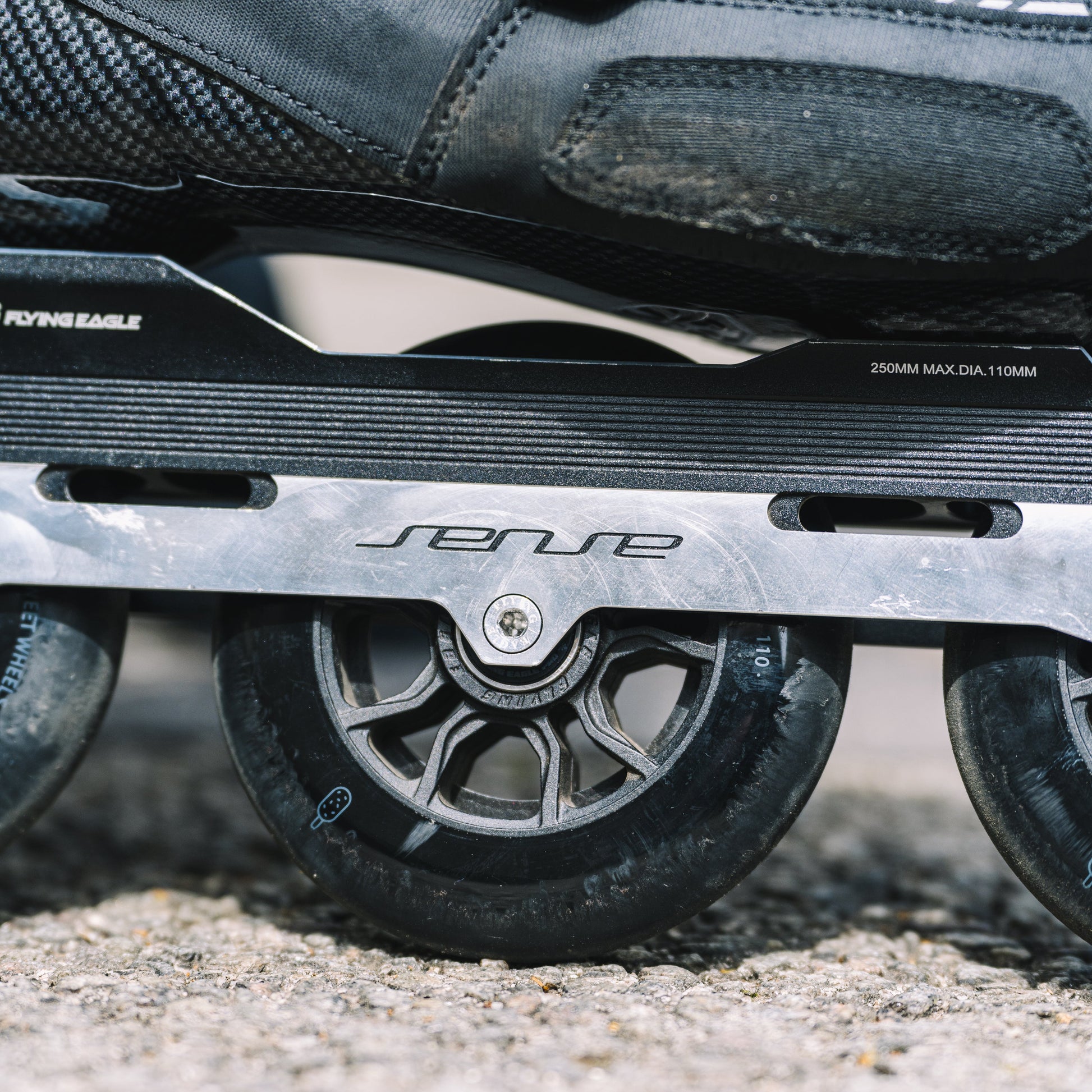 FlyingEagle SENSE T110 frame with 3x110mm wheel