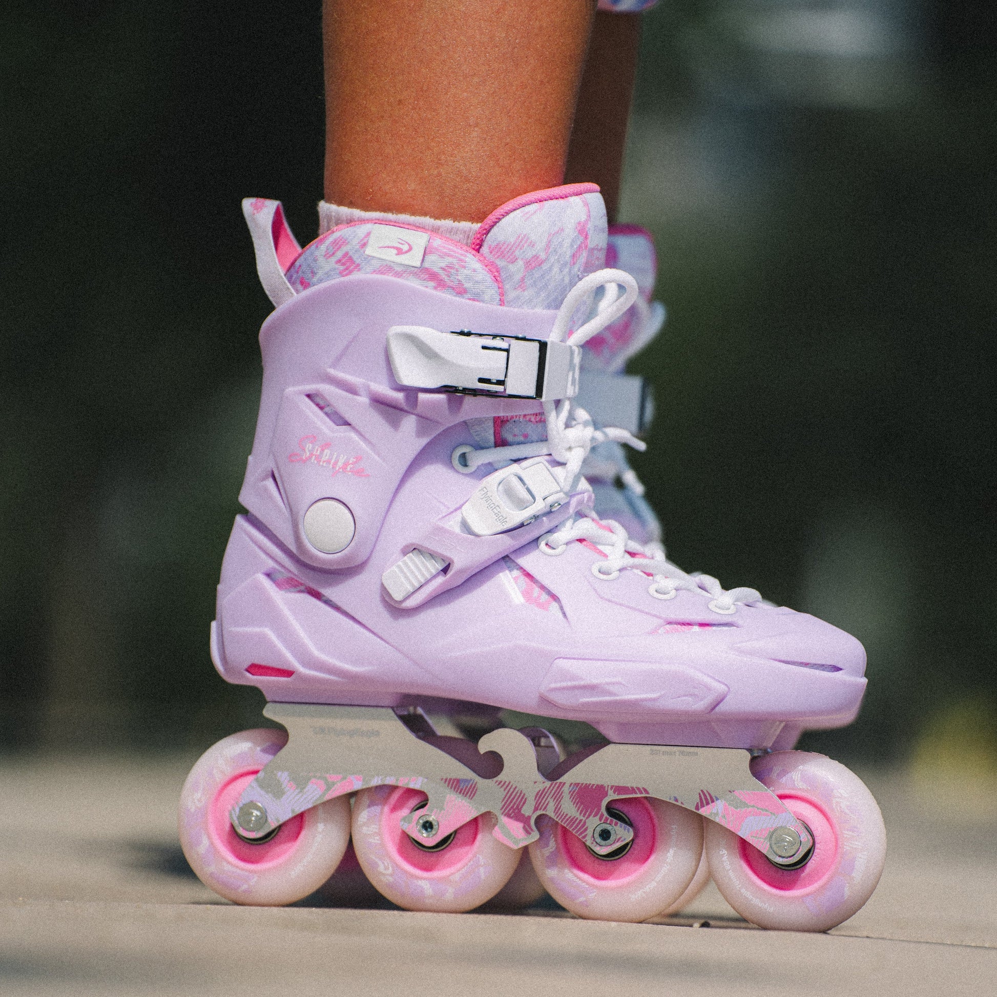 Feet display shot with Flying Eagle SHRIKE mauve inline skates EU36-46 fashionable hard boot street skating gear