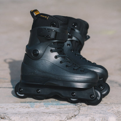 Single Flying Eagle HERON SF60 PRO Black aggressive inline skate, RAMPAGE 60mm SHR 90A wheels and waxed laces
