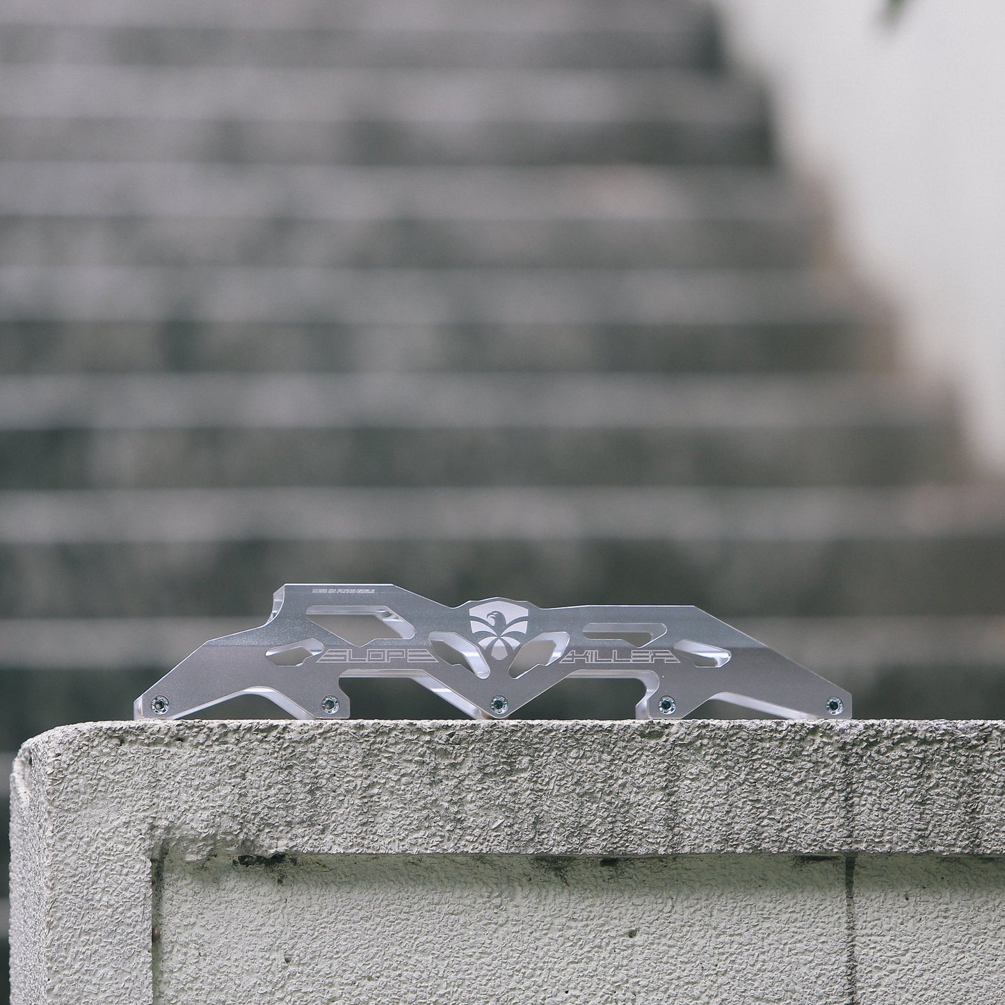 FlyingEagle SLOPE KILLER silver 6000 aluminium frame 165mm fit for freeskate and urban skates